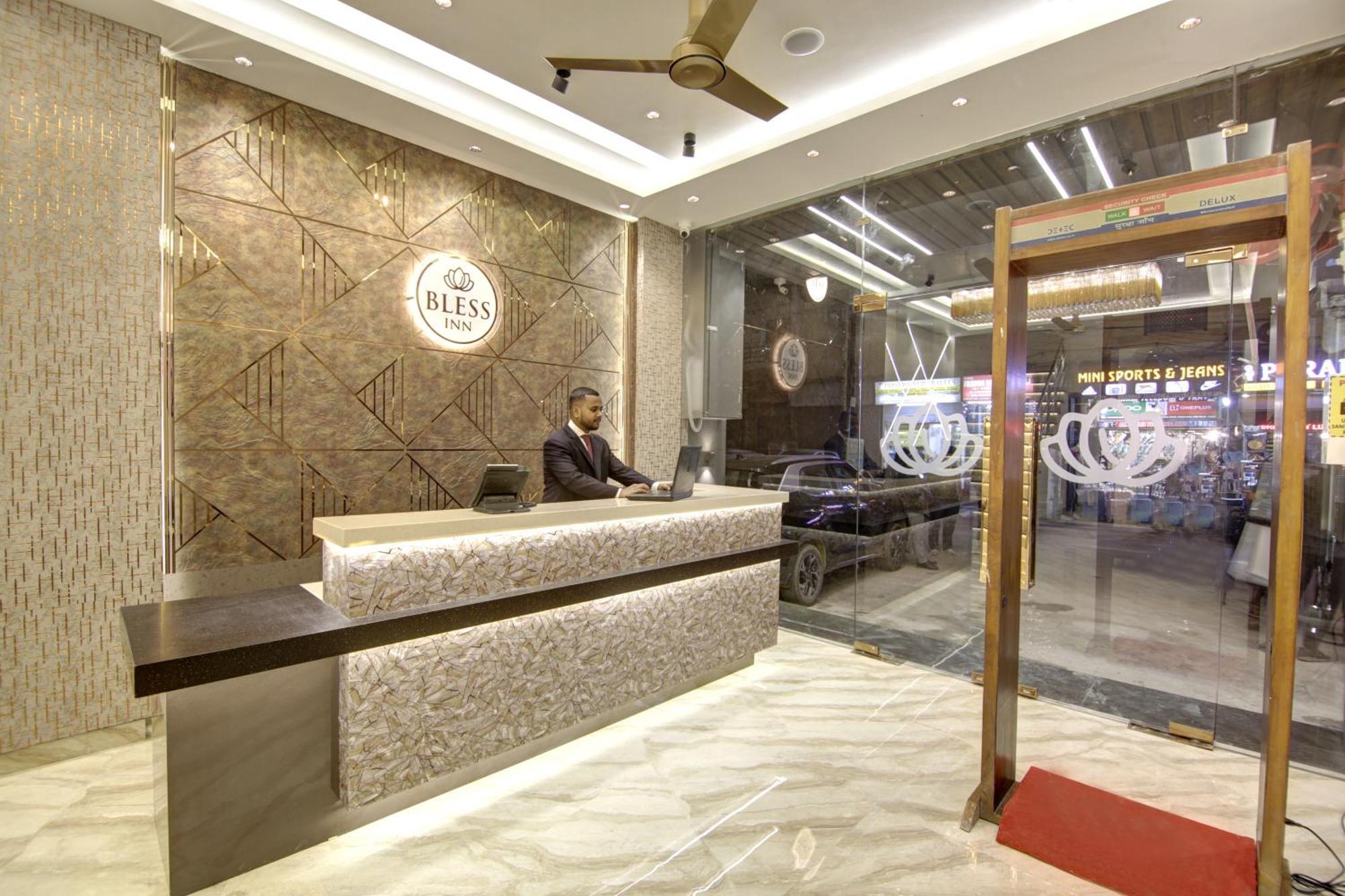 Bless Inn - Near Connaught Place Neu-Delhi Exterior foto