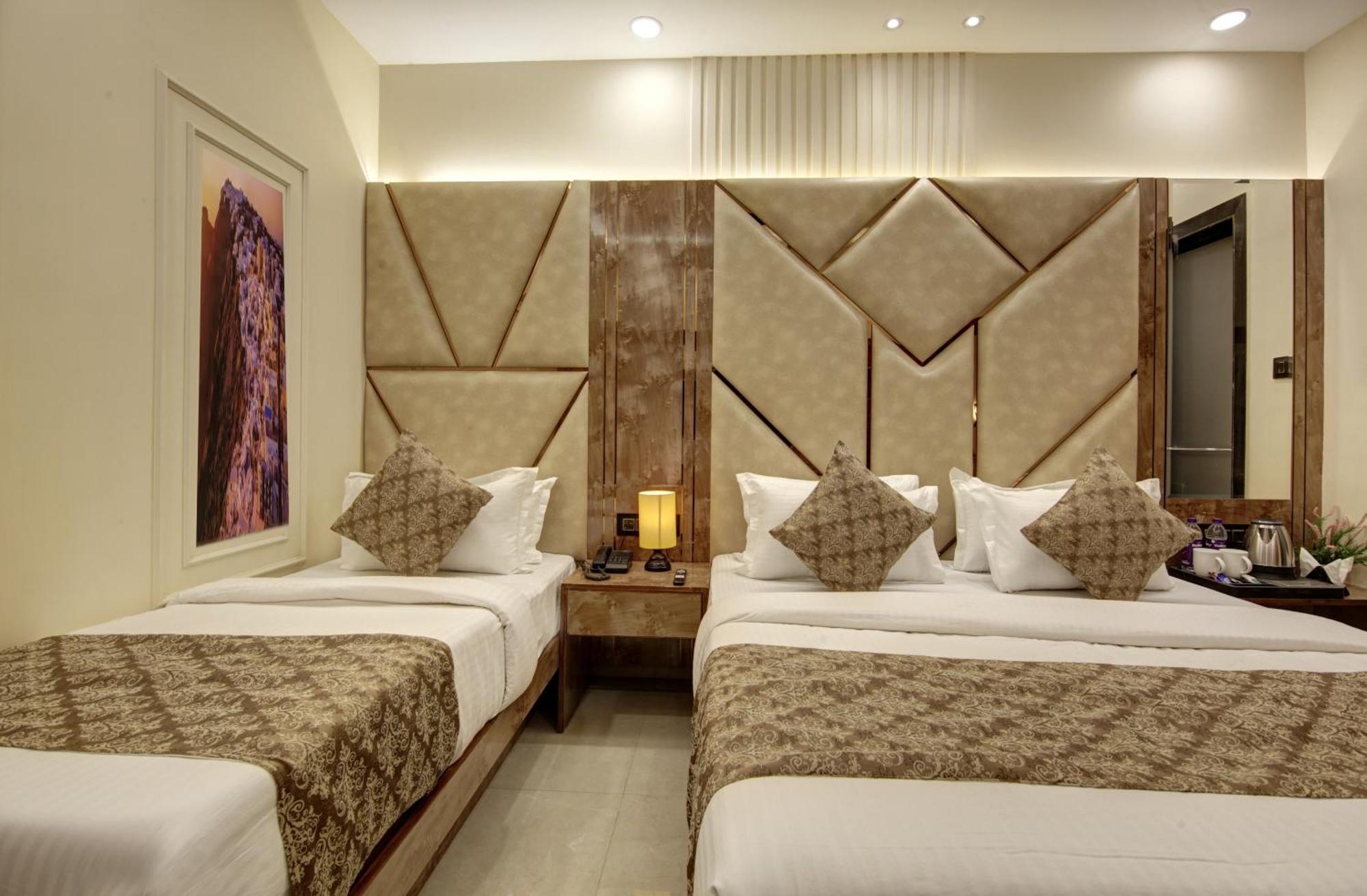 Bless Inn - Near Connaught Place Neu-Delhi Exterior foto