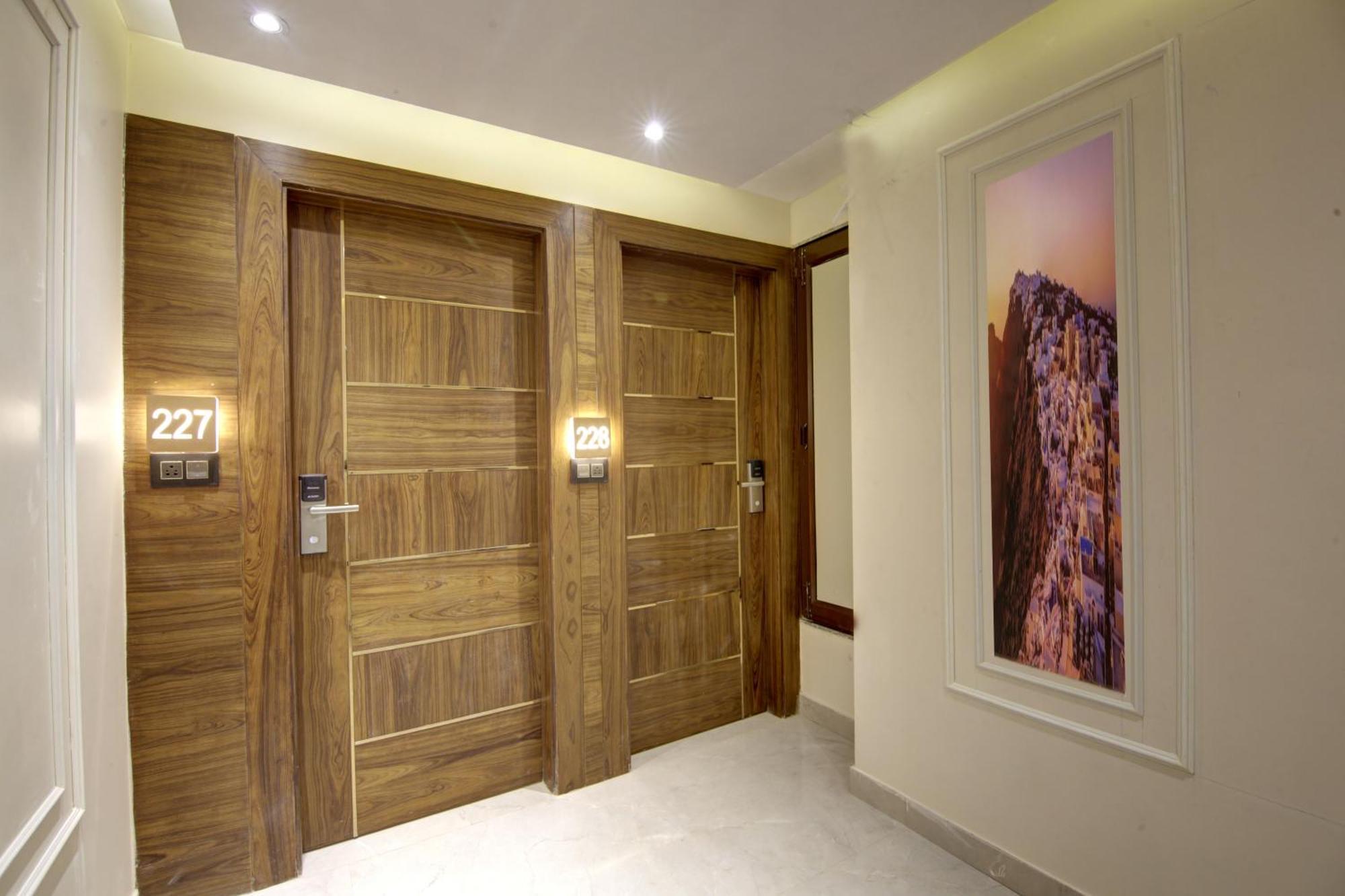 Bless Inn - Near Connaught Place Neu-Delhi Exterior foto