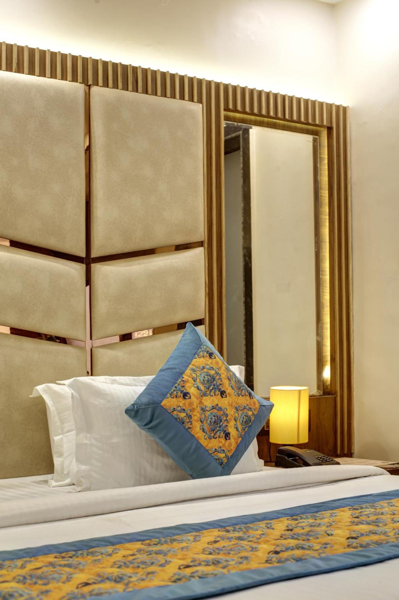 Bless Inn - Near Connaught Place Neu-Delhi Exterior foto
